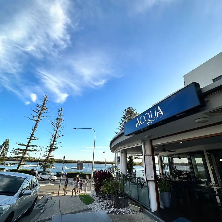 Acqua Restaurant & Bar