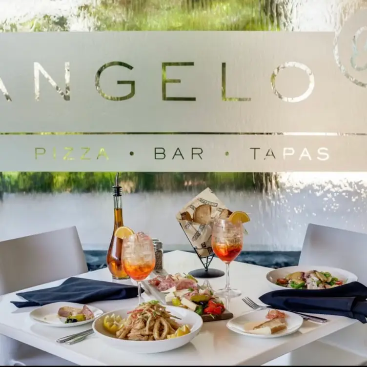 Angelo Elia Pizza, Wine Bar and Tapas – Oakland Park