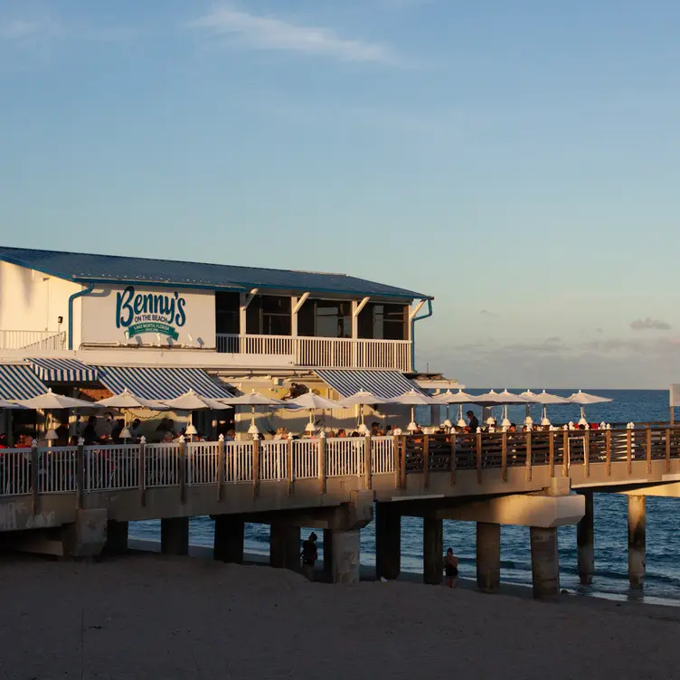 Benny’s On The Beach – Pier