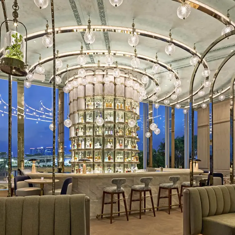 Four Seasons Hong Kong – Argo