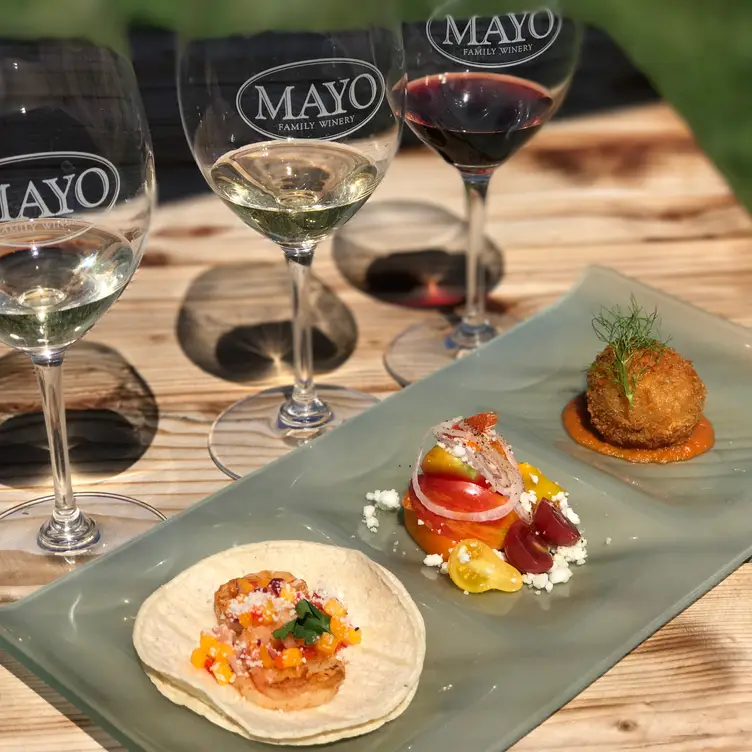 Mayo Reserve Room – Mayo Family Winery