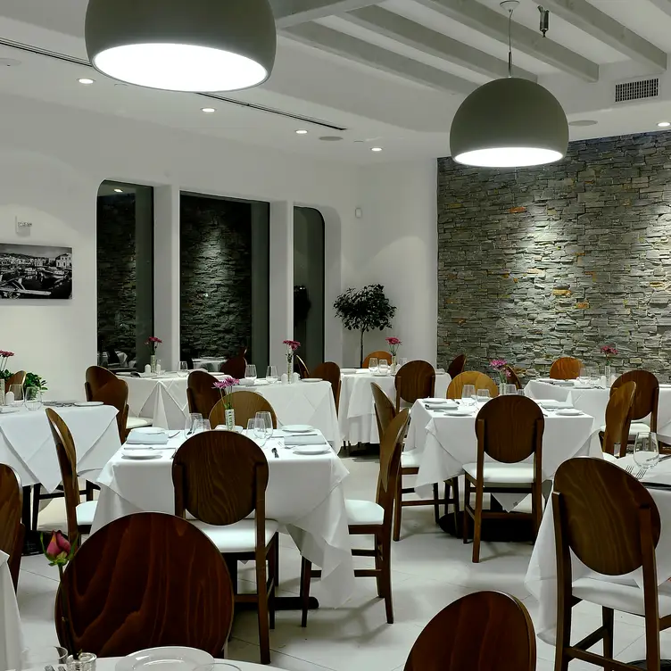 Nostos Restaurant