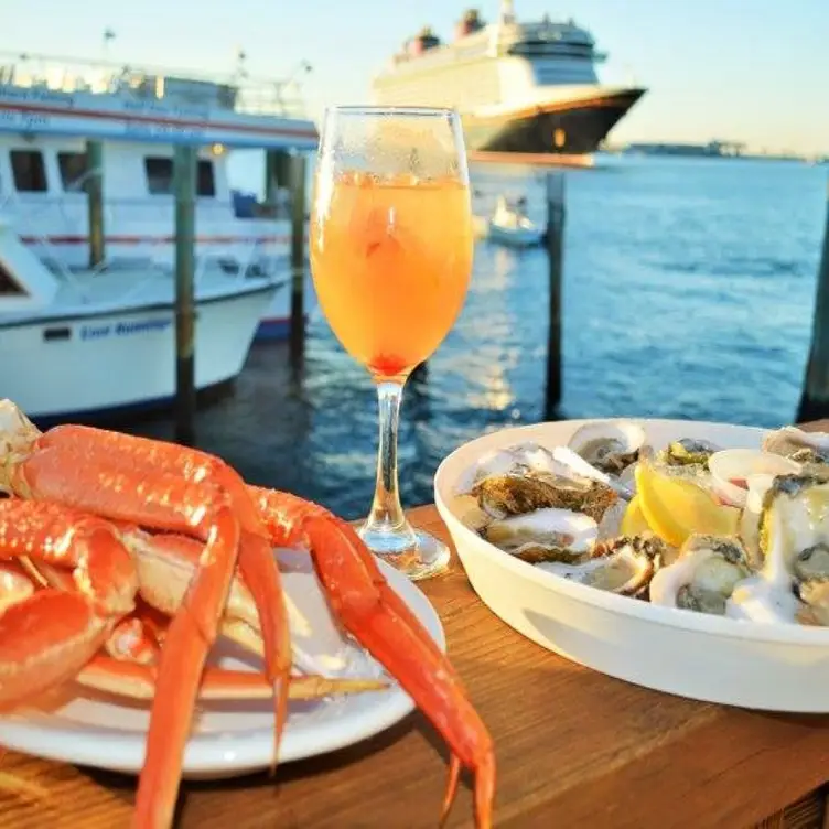 Rusty’s Seafood and Oyster Bar