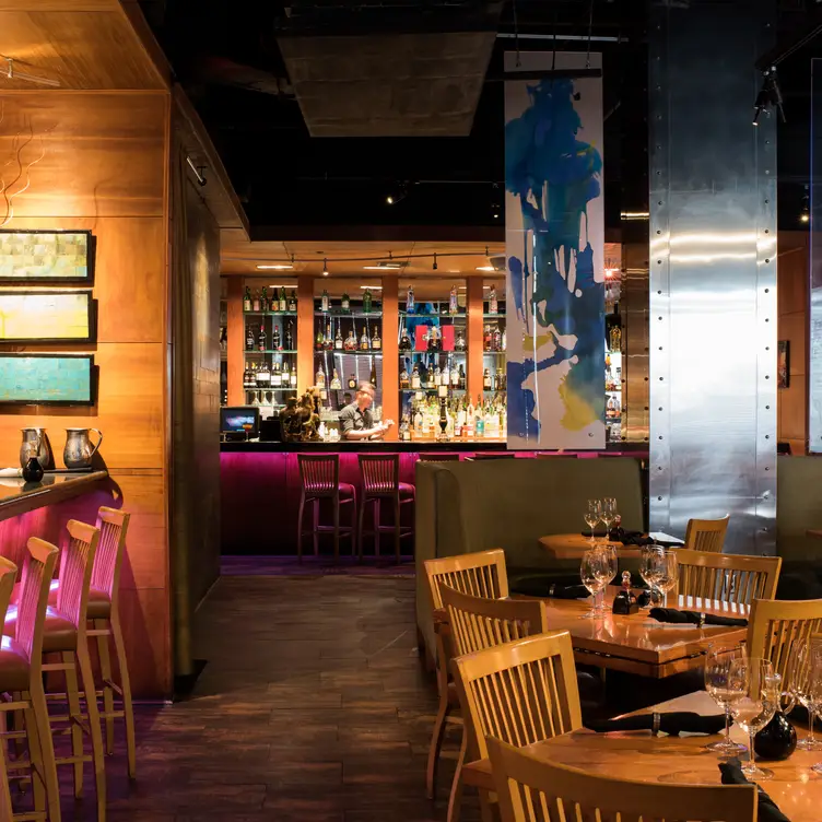 Steel Restaurant & Lounge – Dallas