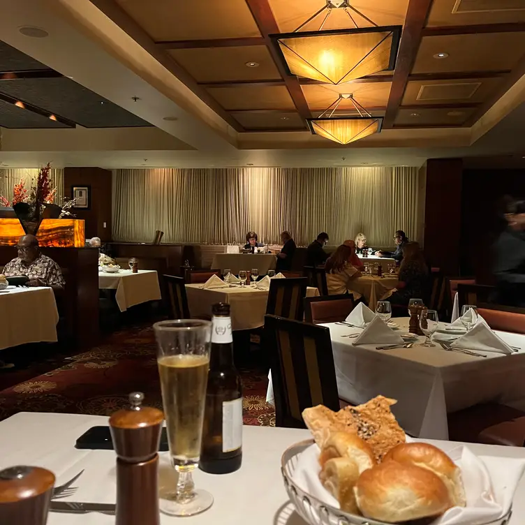 William B’s Steakhouse – Blue Chip Casino