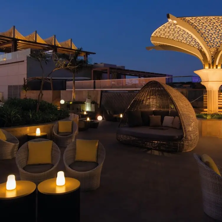 Azura Panoramic Lounge – The St. Regis Abu Dhabi