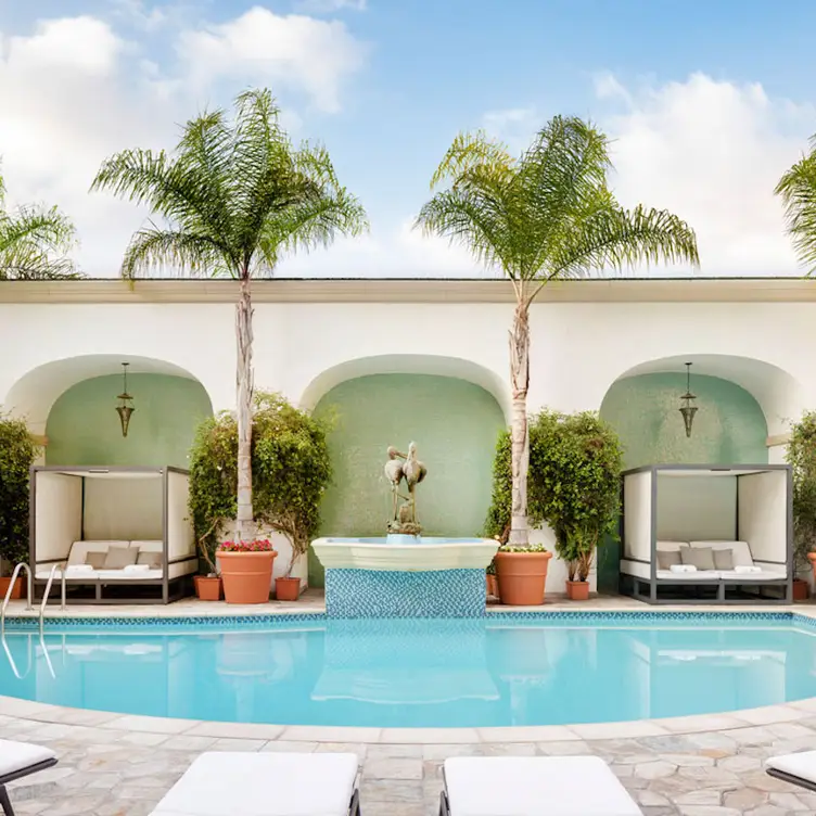 Beverly Wilshire Hotel – Pool Bar