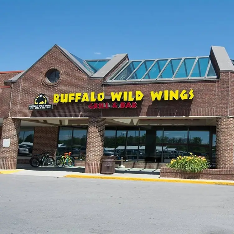 Buffalo Wild Wings – Willow Lake