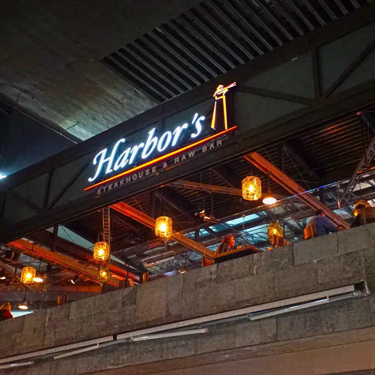 Harbor’s Steakhouse & Raw Bar – Angelopolis