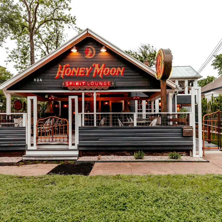 Honey Moon Spirit Lounge