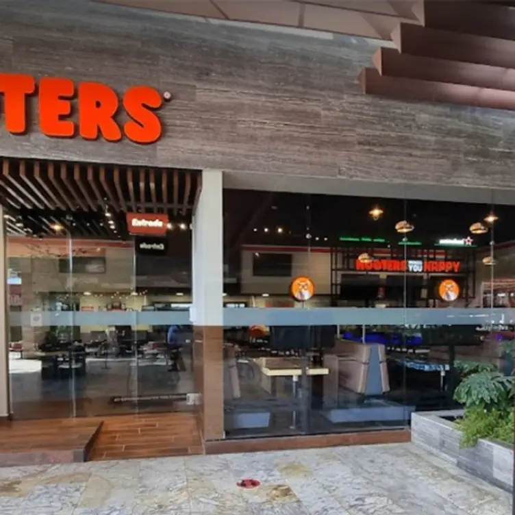 Hooters – Plaza Satélite