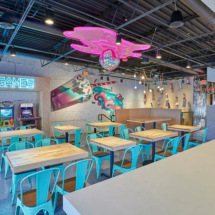 JoJo’s ShakeBAR – Naperville