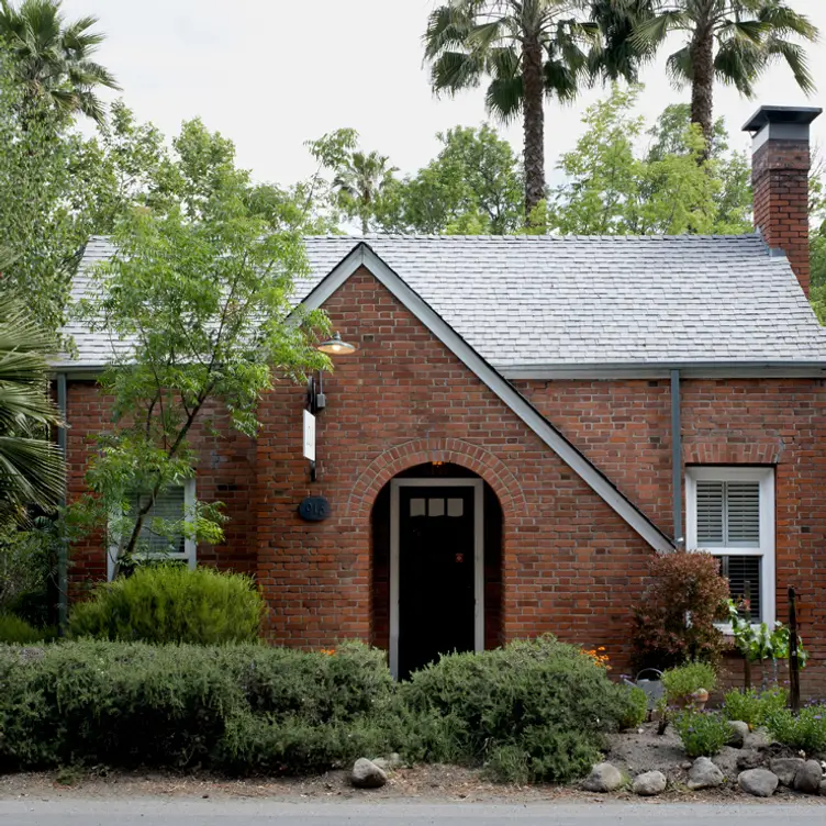 LOLA Winery Tasting Room