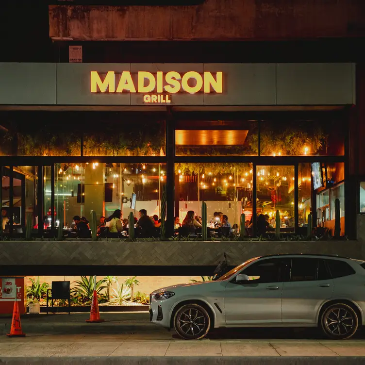 Madison Grill – Plaza View