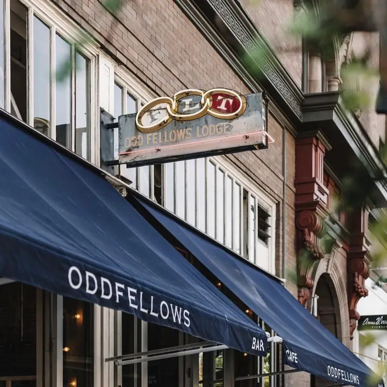 Oddfellows Cafe + Bar