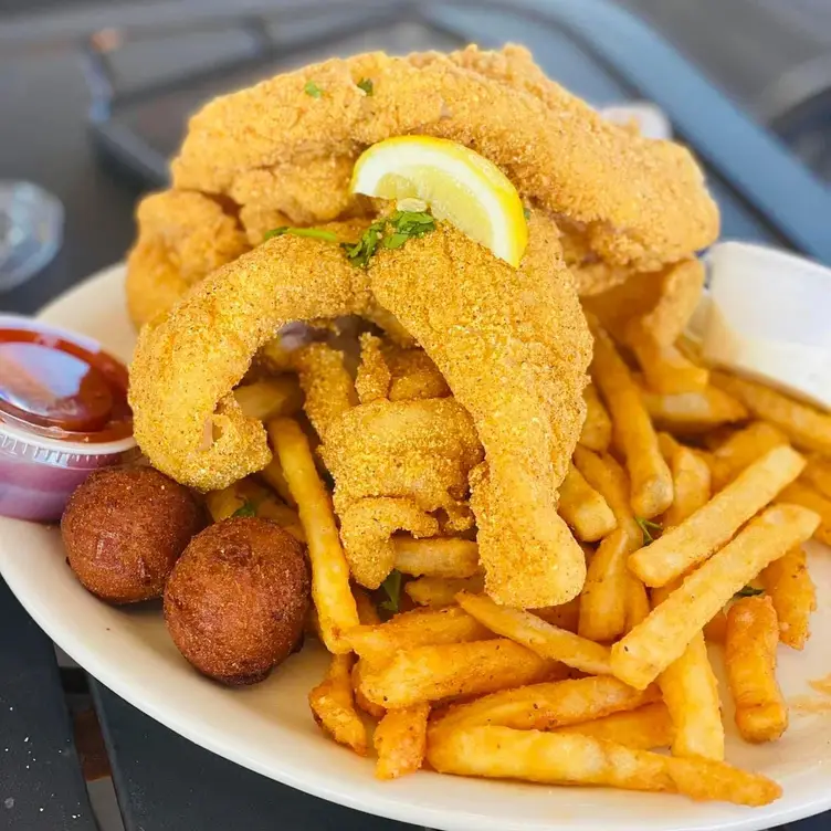 Skipper’s Pier: Coastal Cajun Kitchen