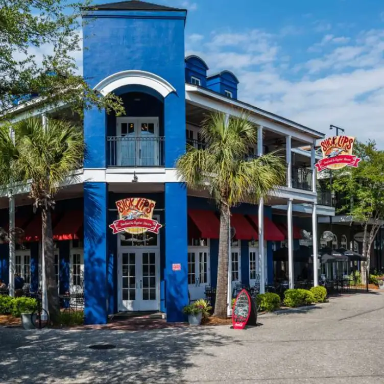 Slick Lips Seafood and Oyster House – Baytowne