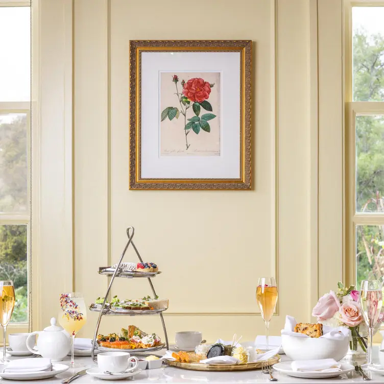 The Huntington’s Rose Garden Tea Room