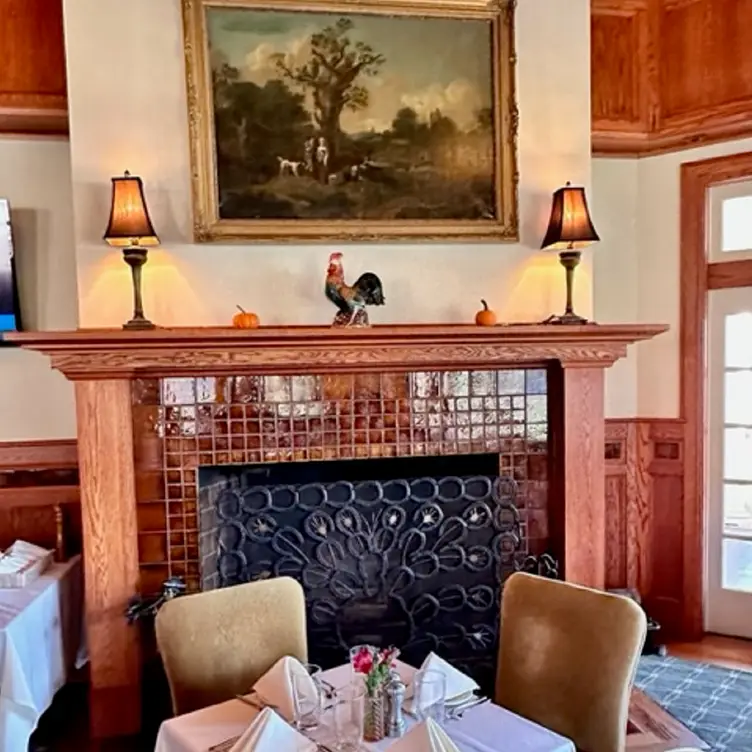 Turner Hill Grille Room