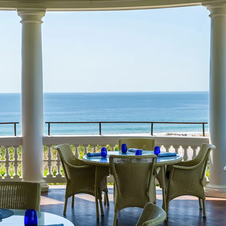 Verandah Raw Bar at Ocean House